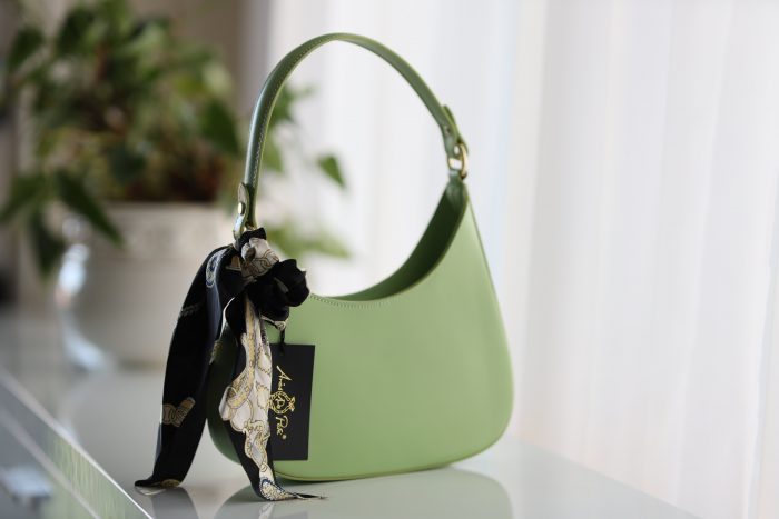 Damen Leder Handtasche – echtes Leder, mit passenden Tuch – Bild 4