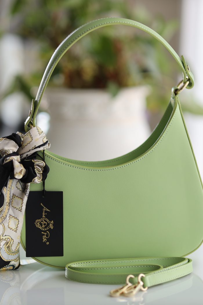 Damen Leder Handtasche – echtes Leder, mit passenden Tuch