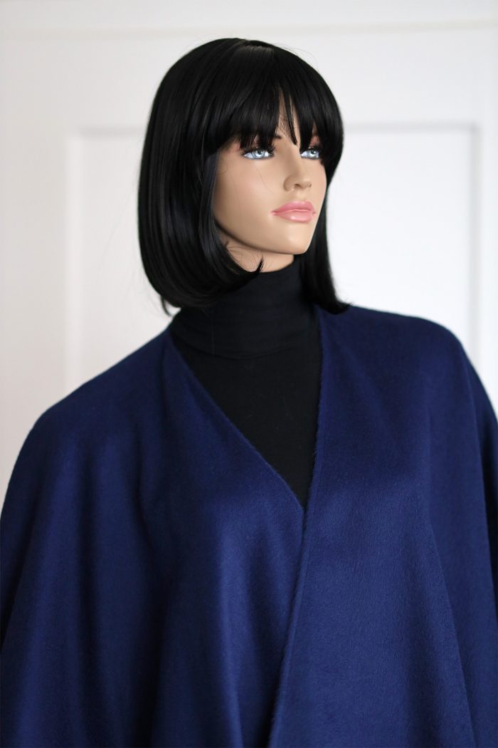 Stilvolles Baby Alpaka Cape, blau – Bild 2