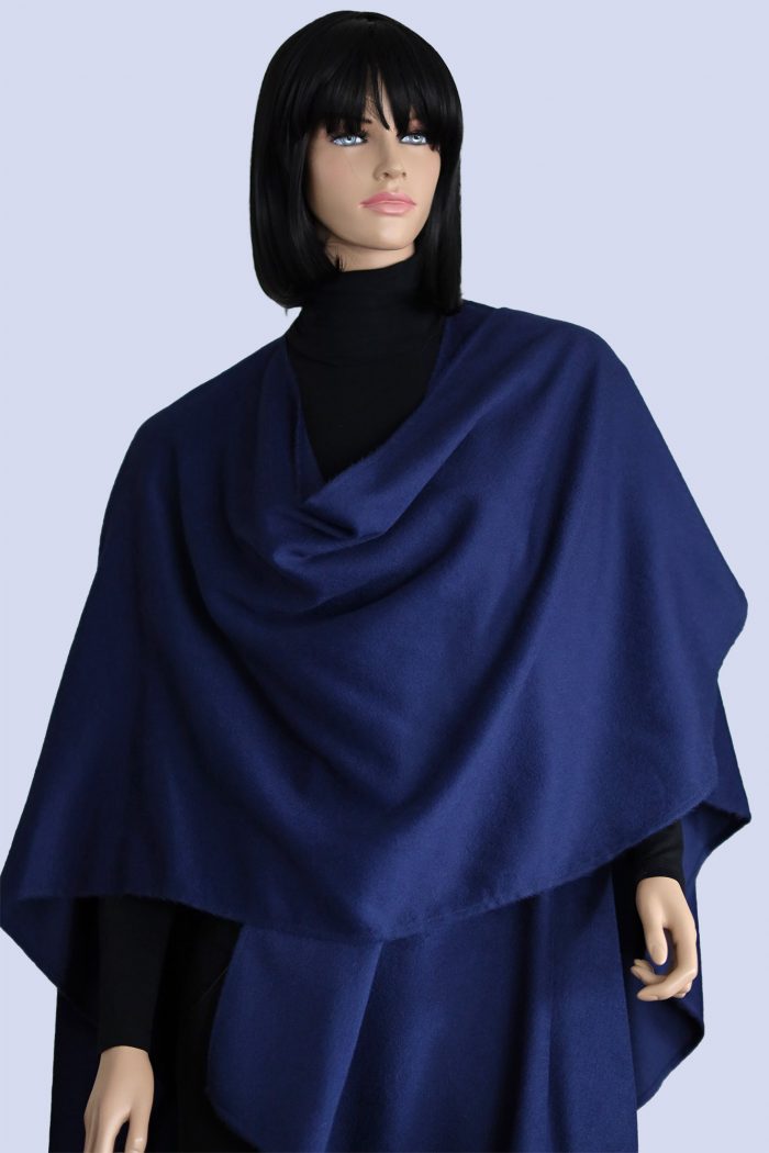 Stilvolles Baby Alpaka Cape, blau