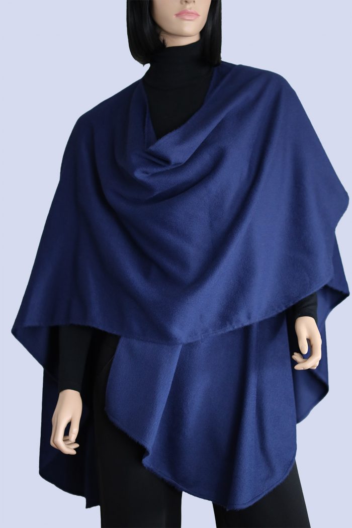 Stilvolles Baby Alpaka Cape, blau – Bild 3